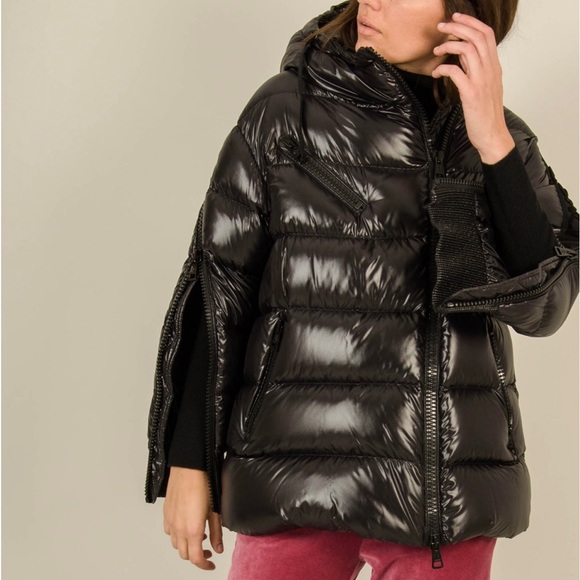 New Moncler liriope quilted glossed-shell down jacket in olive green color - Picture 5 of 14